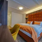 Zentrum Hotel 2*