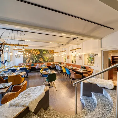 Zentrum 2* 슈타데