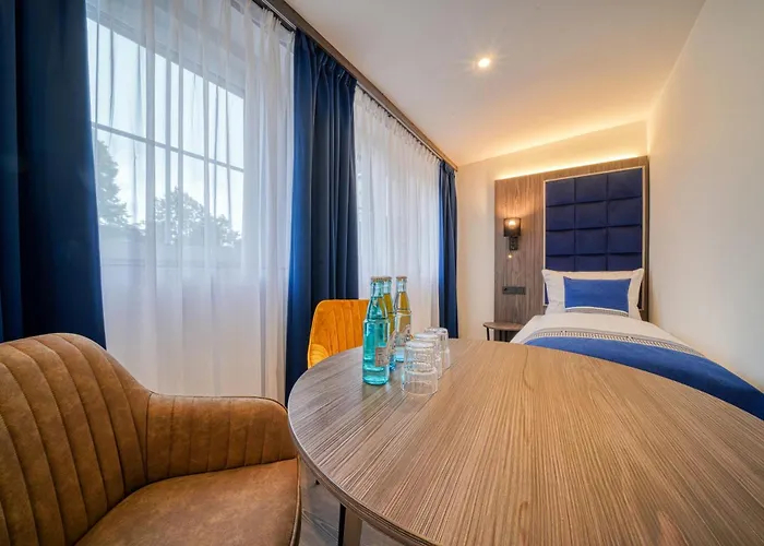 Отель Zentrum 2*